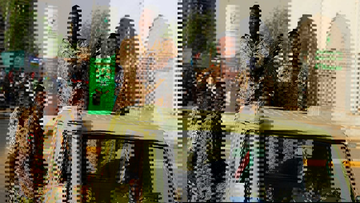 بعد عاصفة الخلافات.. هل تصمد شراكة "المدنيين والعسكريين" في السودان؟