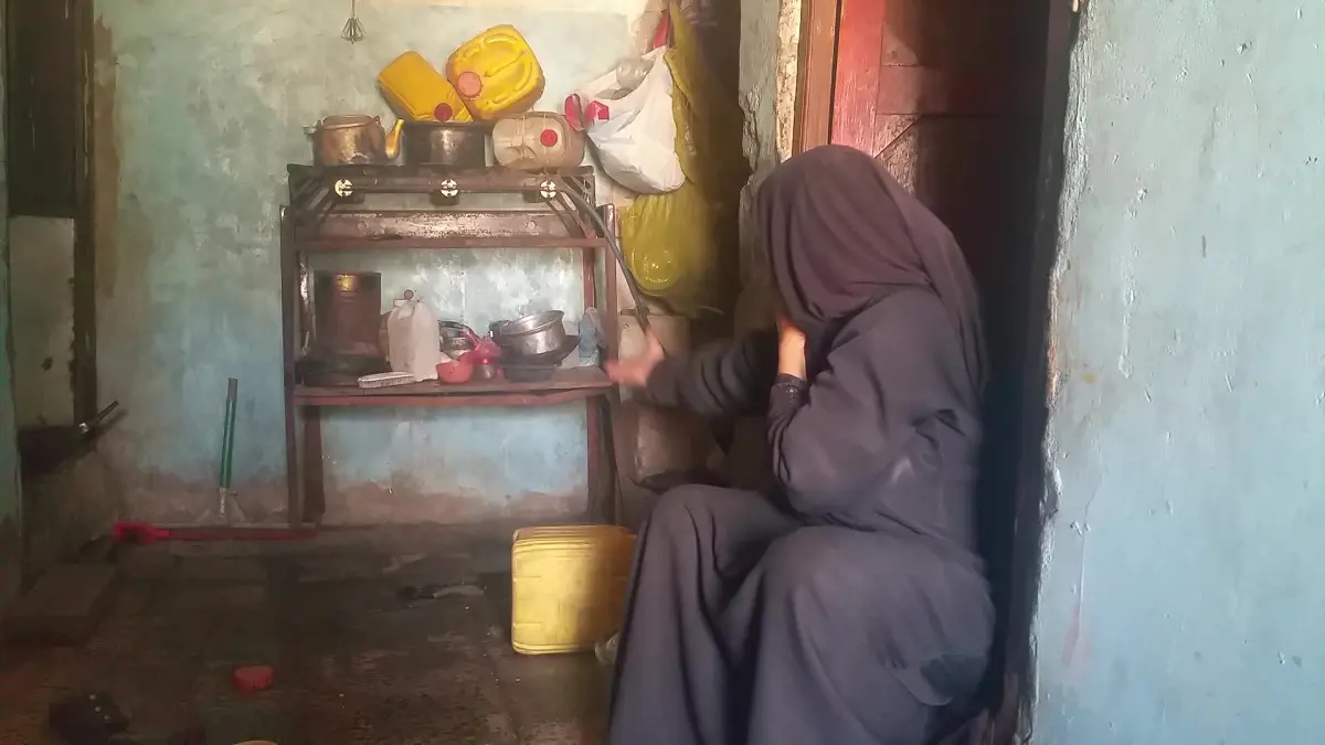 الفرار من الموت إلى "البرد".. عدو جديد يفتك بالنازحين والفقراء في اليمن