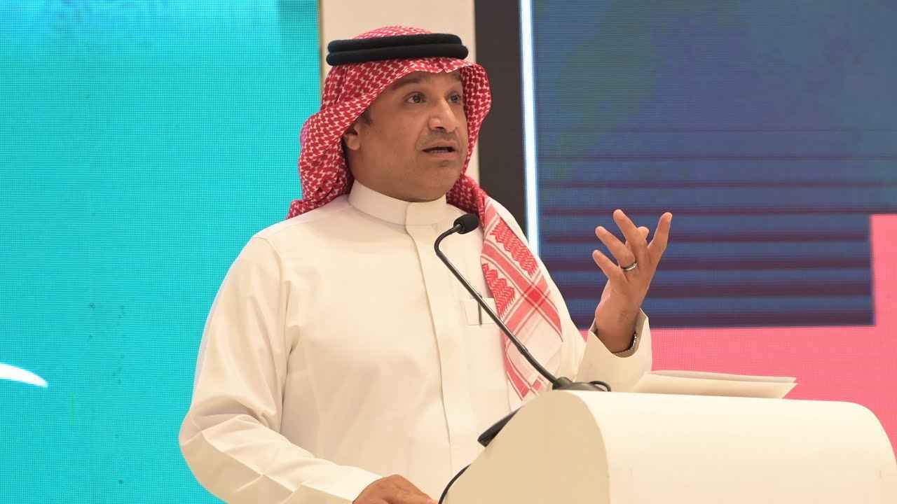 نعي مؤثر للشاعر والإعلامي السعودي موسى محرق