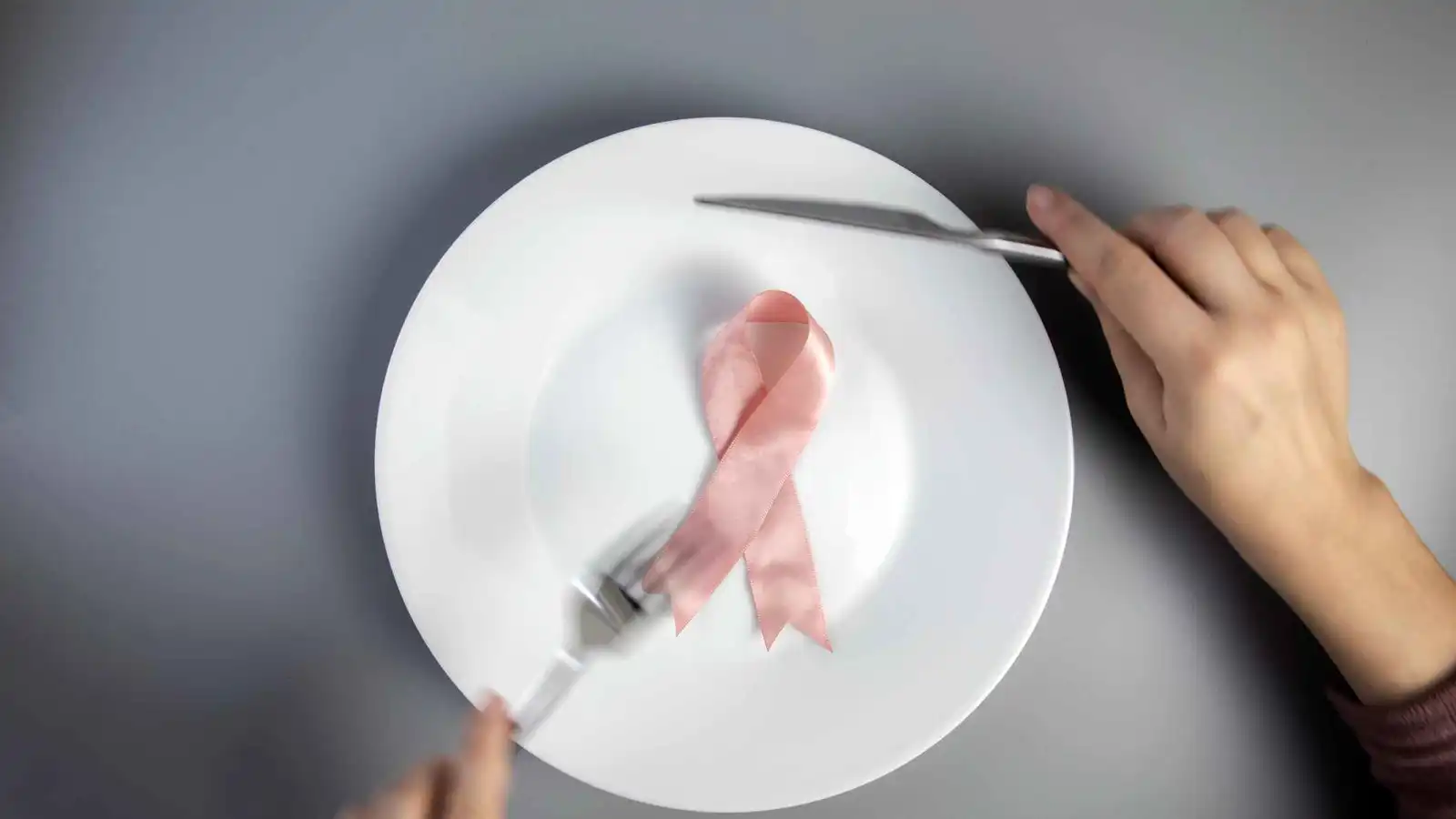 ما الرابط بين العادات الغذائية وخطر الإصابة بسرطان الثدي؟