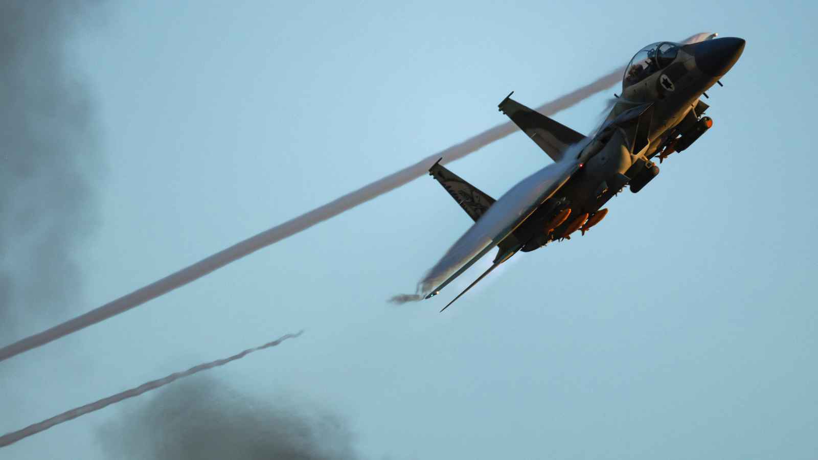 "سنضرب بقوة".. جنرال إسرائيلي ينذر إيران و"حزب الله"