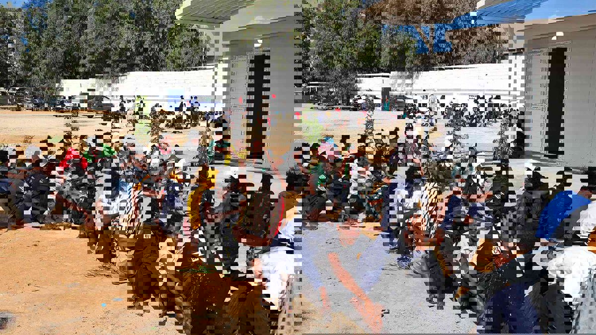 "جون أفريك": قادة الميليشيات الليبية يكدسون الثروات من المهاجرين