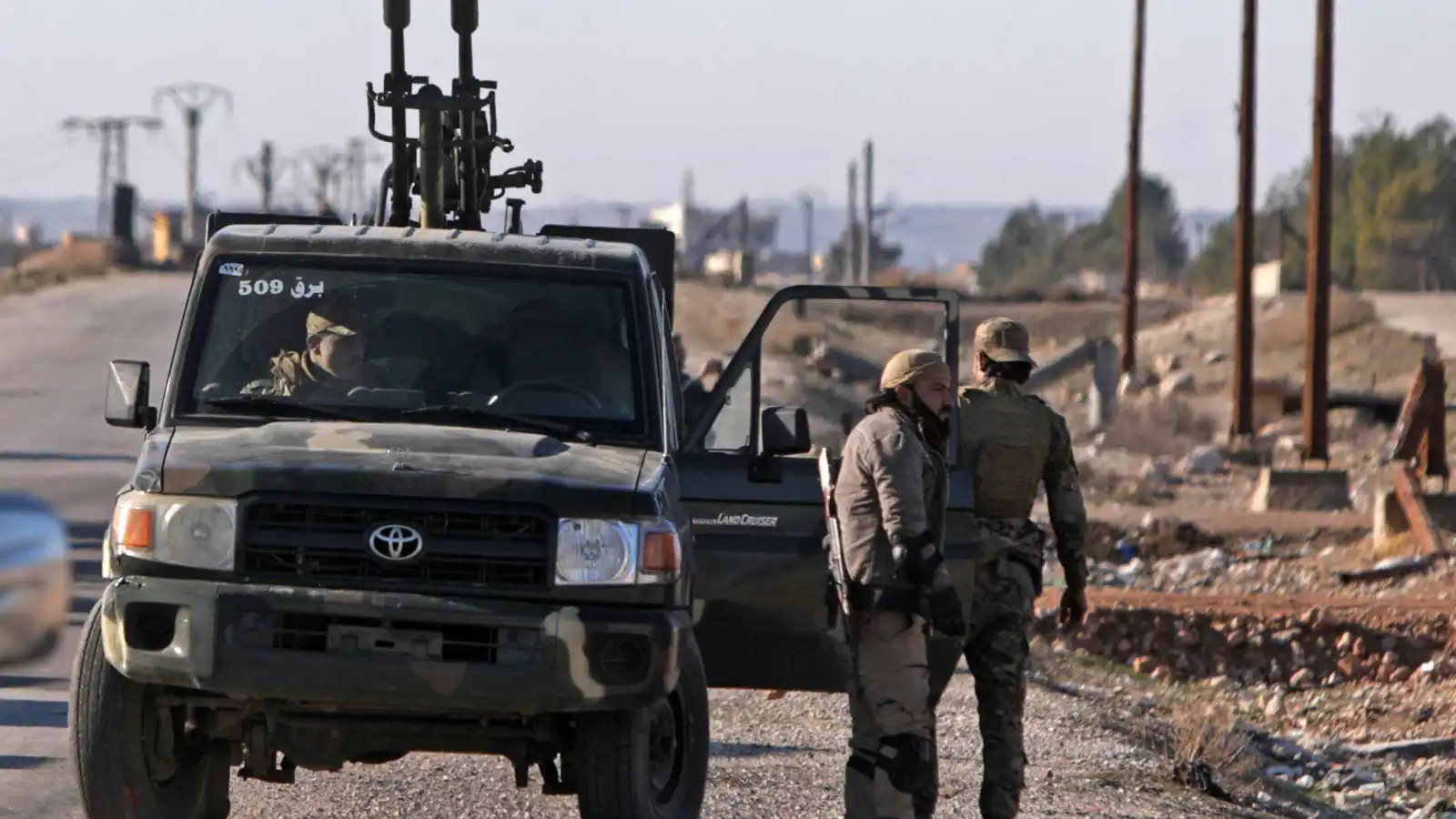 الجيش السوي يعلن تفكيك سيارة مفخخة في حي الشيخ مقصود (فيديو)