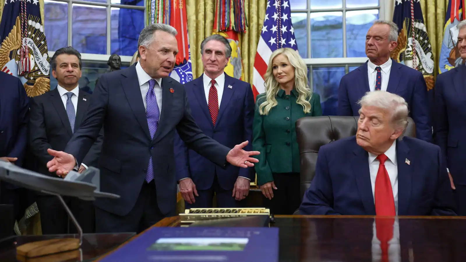 تحذيرات من "الخداع".. كواليس نقاشات إدارة ترامب قبل استئناف الحوار مع طهران