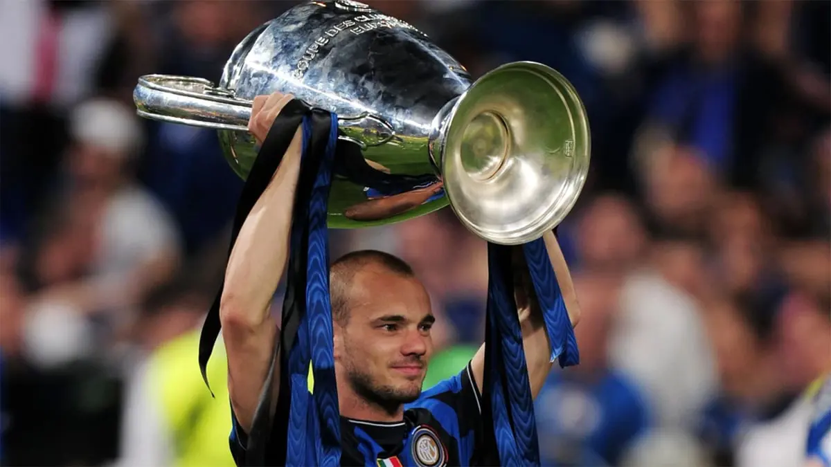 شنايدر يظهر بوزن "زائد للغاية" في مباراة ودية لدعم أوكرانيا (صورة)