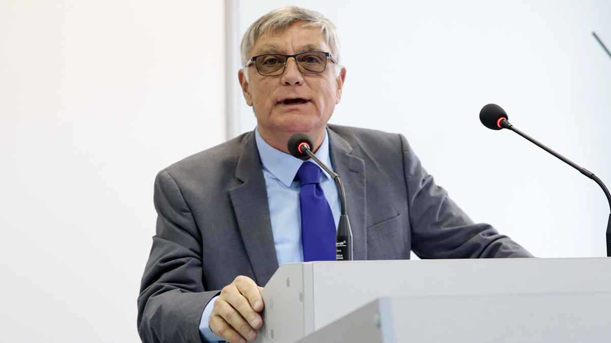 سفير إسرائيلي سابق: قوات بورتسودان تحالفت مع "الشيطان" بعد رفضنا تسليحها