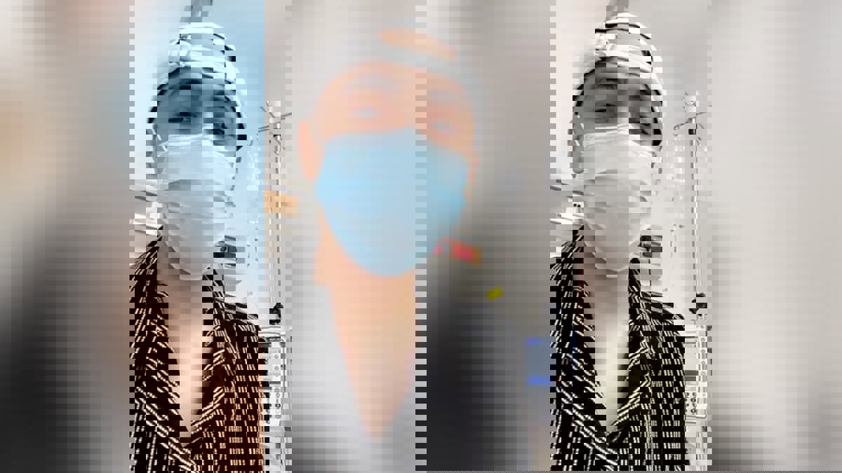 إبراهيم السويلم يجوّد القرآن خلال تلقيه العلاج الكيماوي