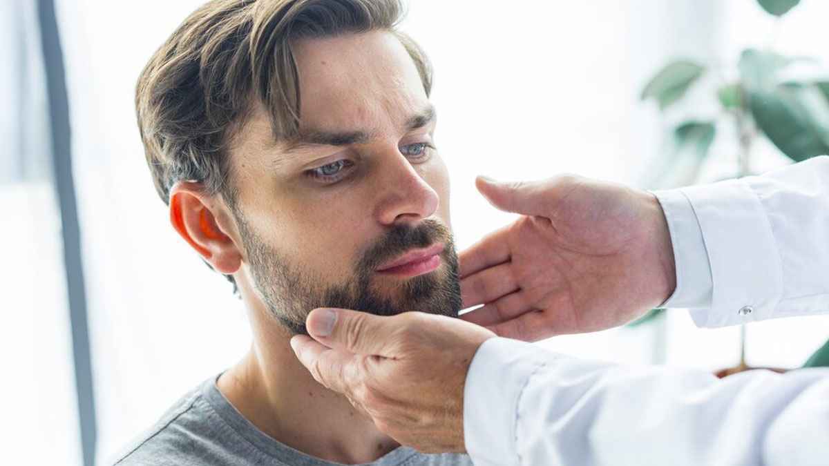 5 أعراض "خفية" تنذر بمشاكل الغدة الدرقية لدى الرجال