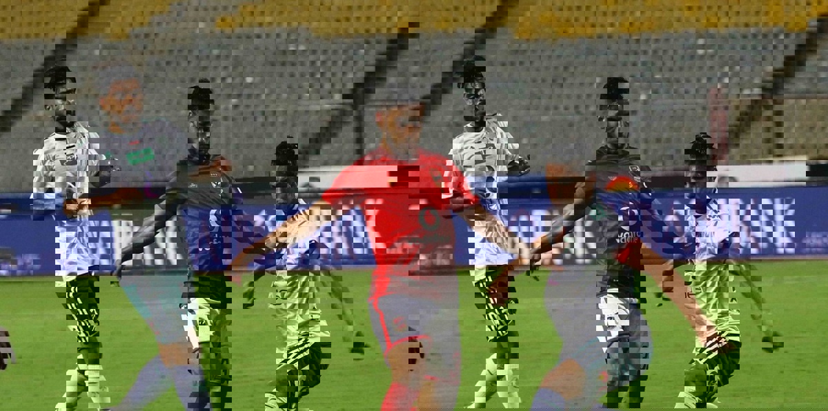 فياريال الإسباني يفاوض ناصر ماهر نجم النادي الأهلي المصري