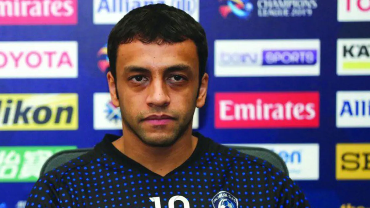 نادي الهلال السعودي يحسم موقفه من تمديد عقدي محمد الشلهوب وصالح الشهري