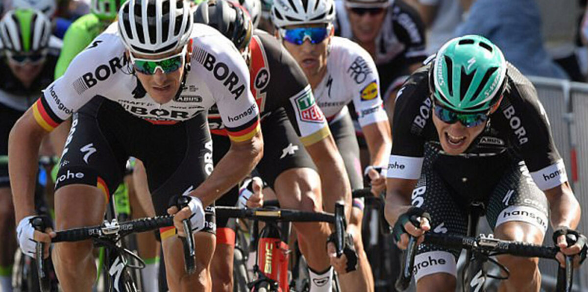 شاهد.. دراج بولندي ينشر صورة "مرعبة" لساقيه في سباق فرنسا