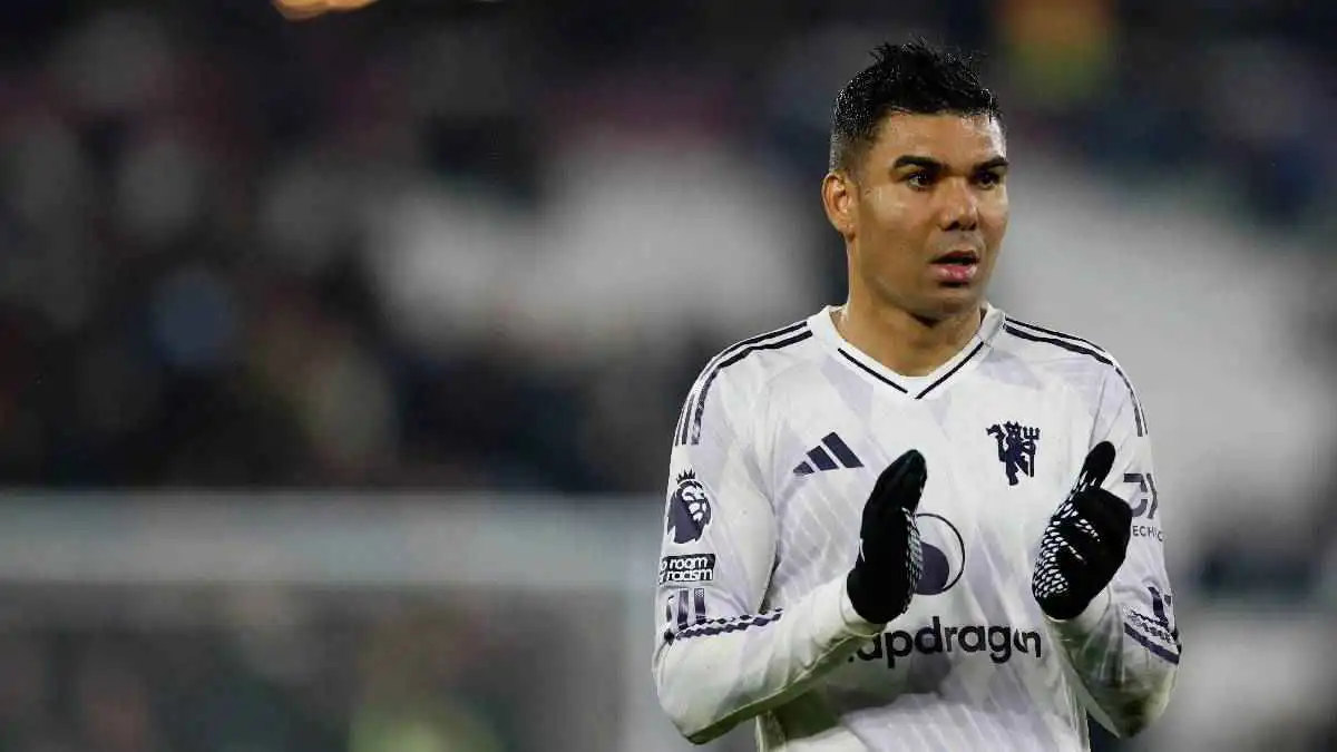 مقابل 75 مليون يورو.. مانشستر يونايتد يعثر على بديل كاسيميرو في ريال مدريد