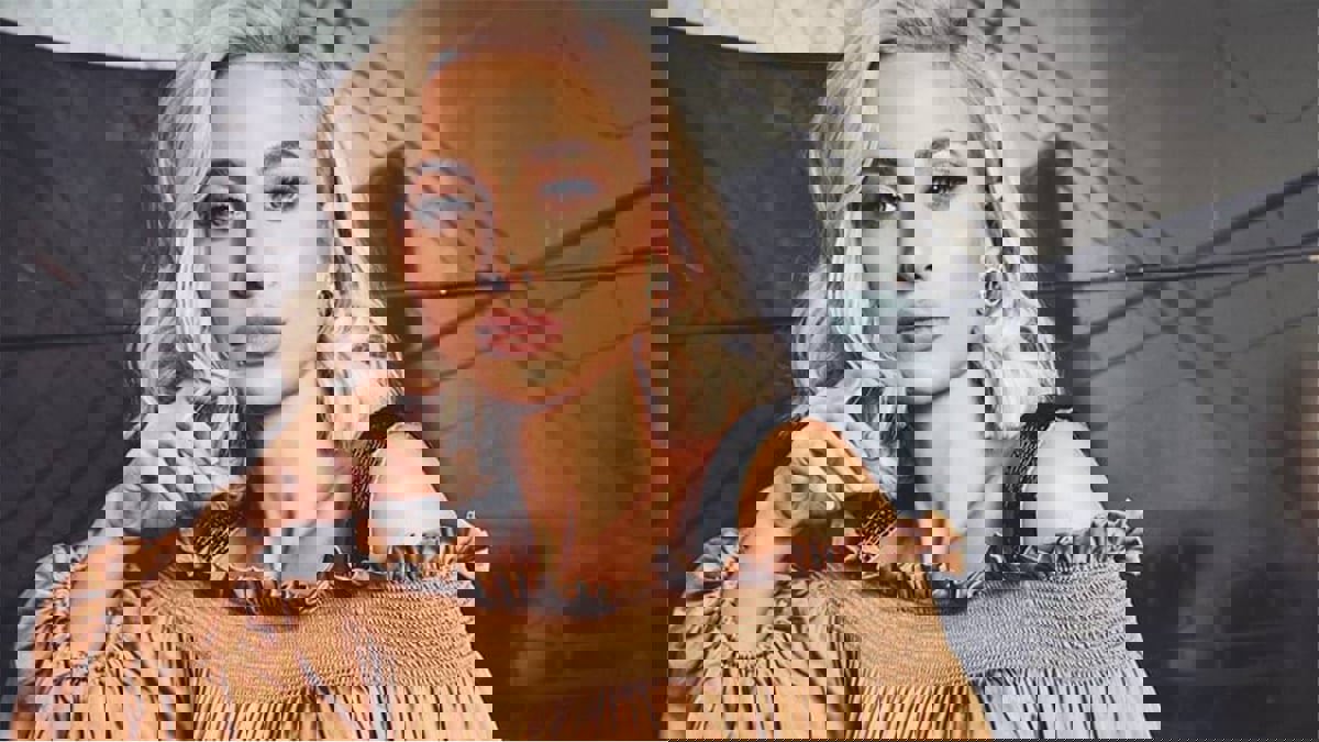 "مودل روز" تعلن حصولها على حكم لصالحها ضد طليقها