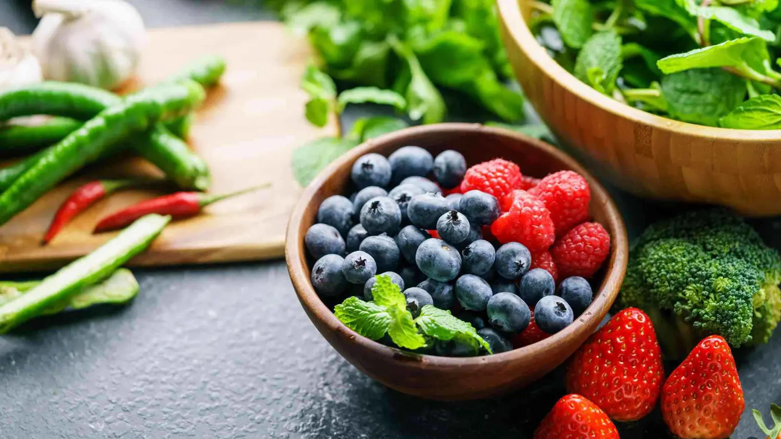 "تأثير مدهش".. الفواكه والخضار تقلل خطر الإصابة بالاكتئاب