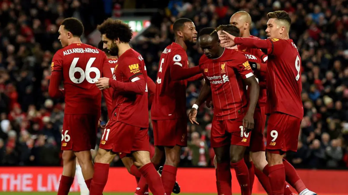 مدرب نادي ليفربول السابق يطالب بمنح الريدز لقب الدوري الإنجليزي