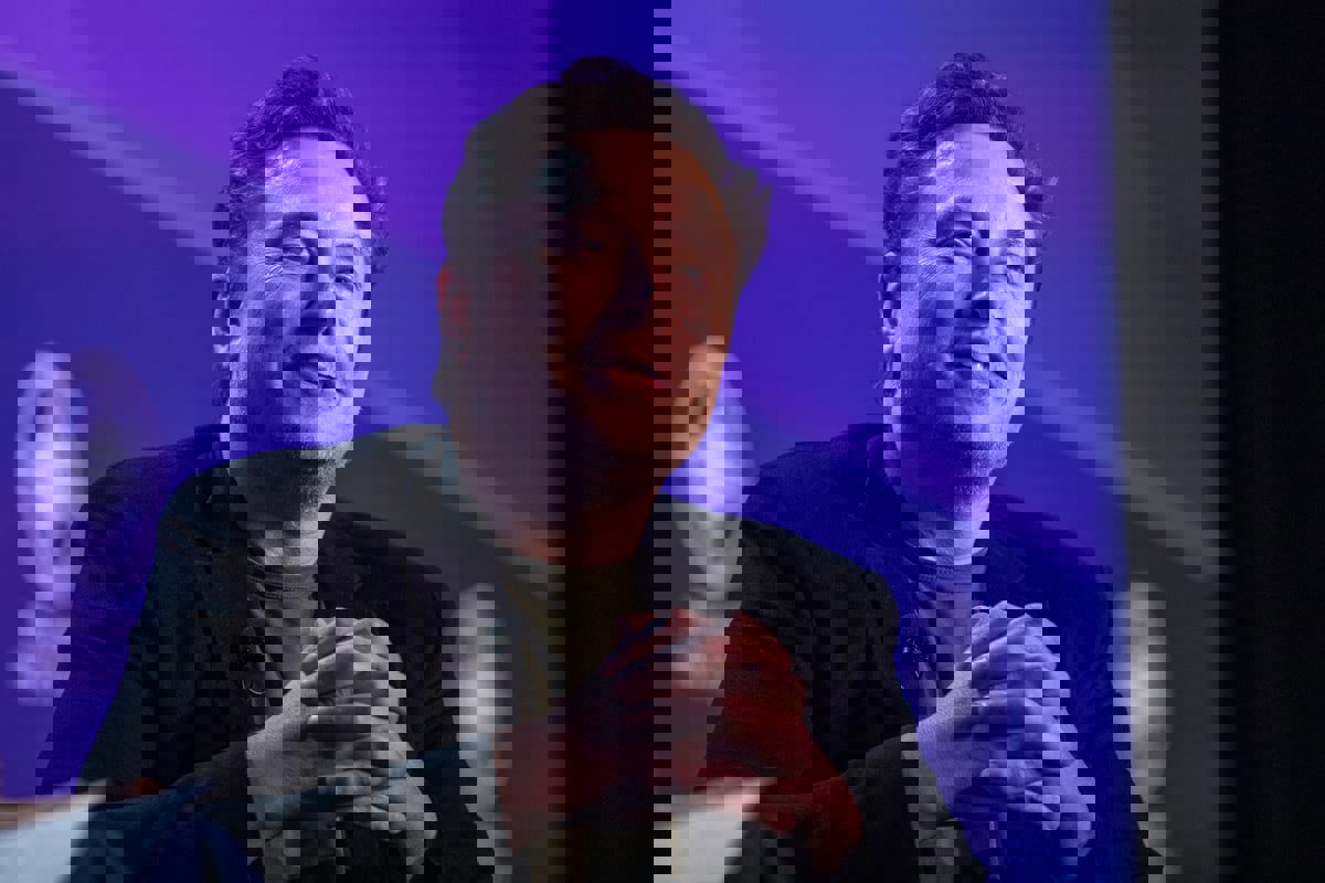 هواجس غريبة.. إيلون ماسك يكشف عن كيفية نومه ليلا