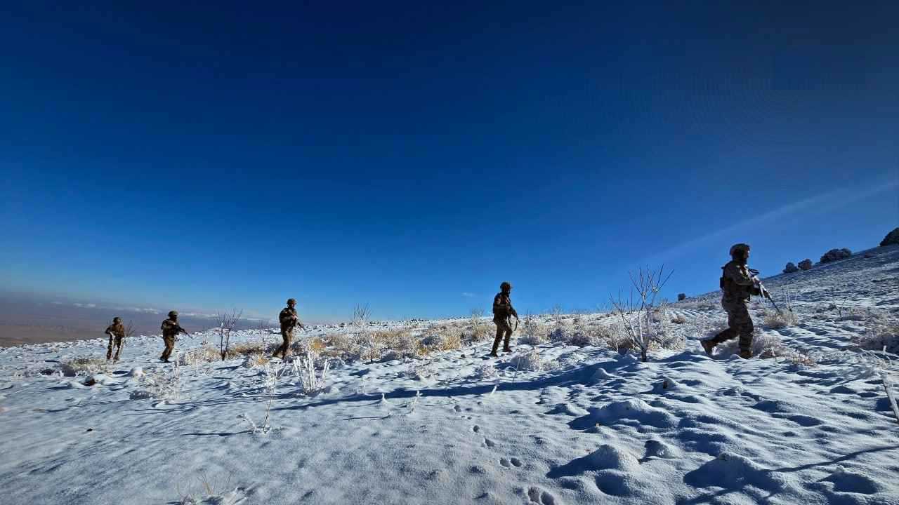 تسللوا من الخارج.. ضبط عناصر من نظام الأسد بريف طرطوس السورية