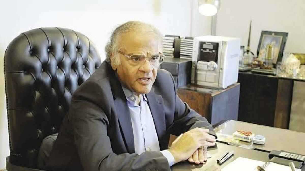 5 مكاسب مضمونة.. لماذا منح الزمالك ممدوح عباس "الرئاسة الشرفية"؟ 