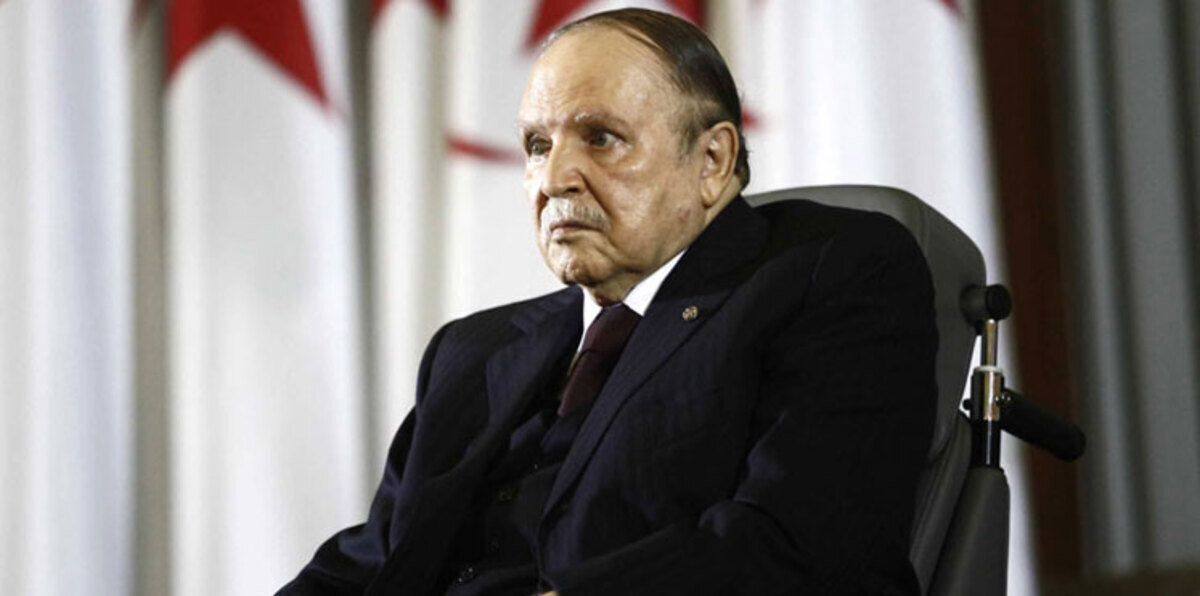 "لوموند" تعتذر لبوتفليقة  بعد نشر صورته بموضوع وثائق بنما