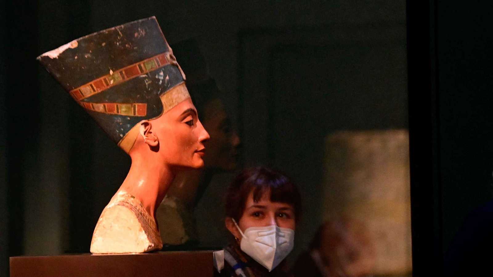 افتتاح المتحف المصري الكبير يعيد "أزمة نفرتيتي" إلى الواجهة