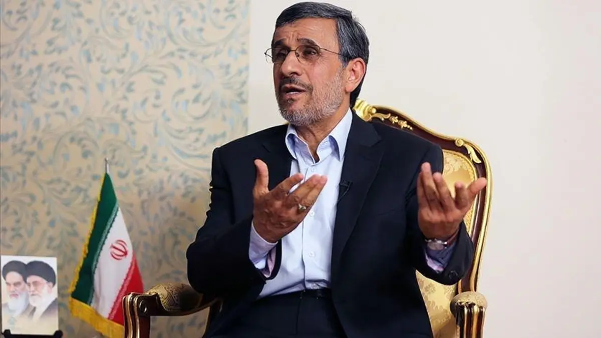 الإيكونوميست: نجاد الأوفر حظا لرئاسة إيران إذا سمح خامنئي بترشحه