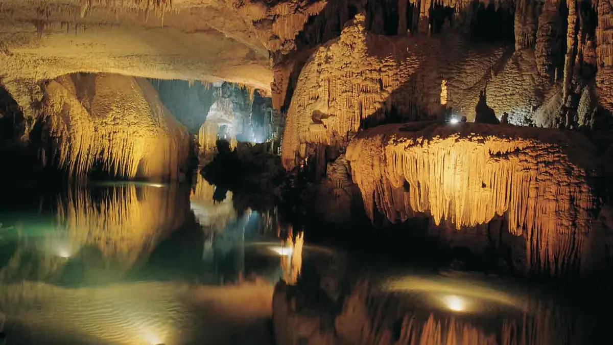 عجائب تحت الأرض.. تعرّف على الكهوف الأكثر إبهارًا في العالم