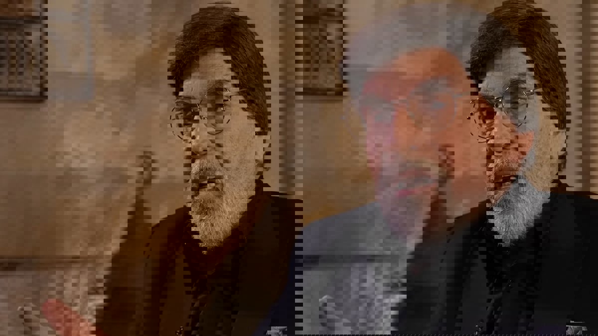 ياسر العظمة يحتفي ببشار إسماعيل في الحلقة الأولى من "أسرة مرايا"