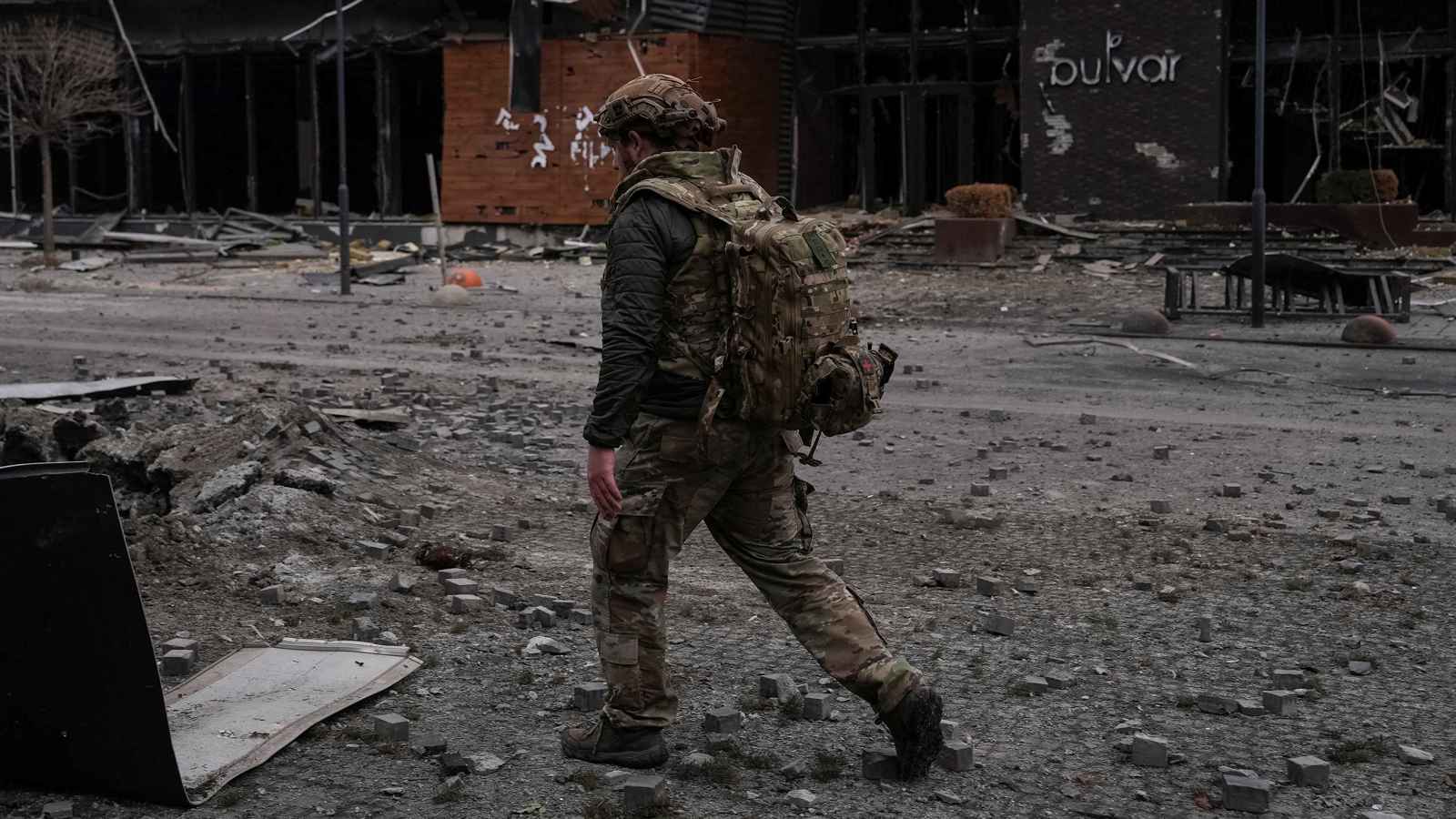 في الخط الأمامي لدونيتسك.. القوات الأوكرانية مهددة بحصار روسي شامل