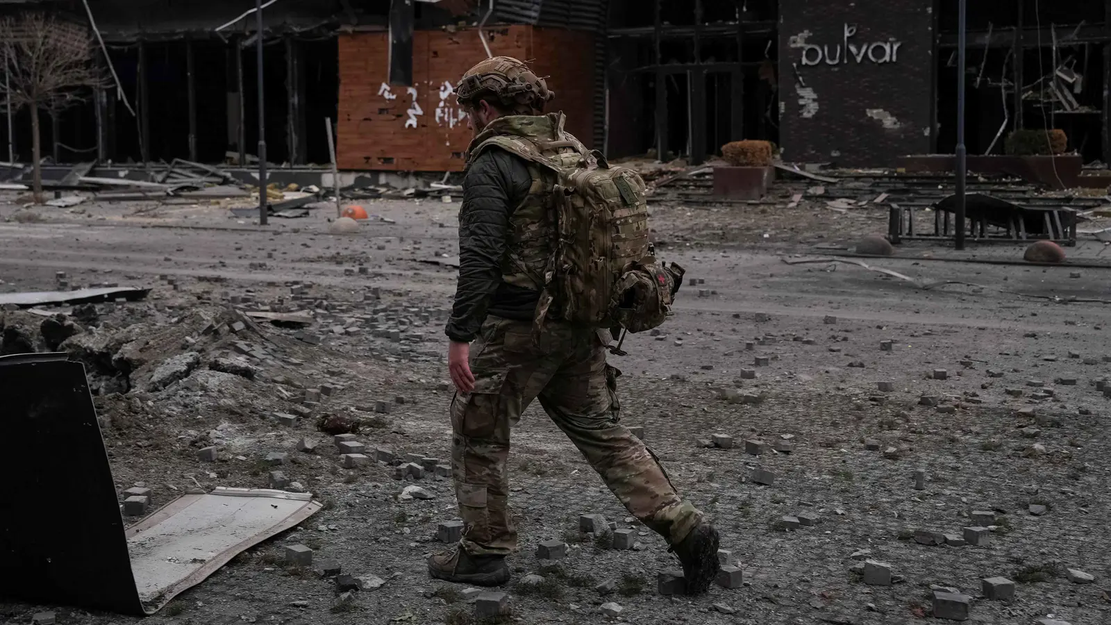 في الخط الأمامي لدونيتسك.. القوات الأوكرانية مهددة بحصار روسي شامل