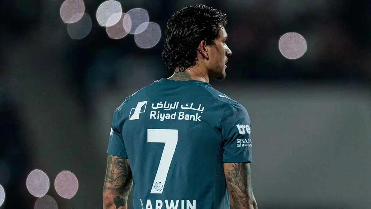 ضحية بنزيما.. 5 كوارث تضرب موسم داروين نونيز