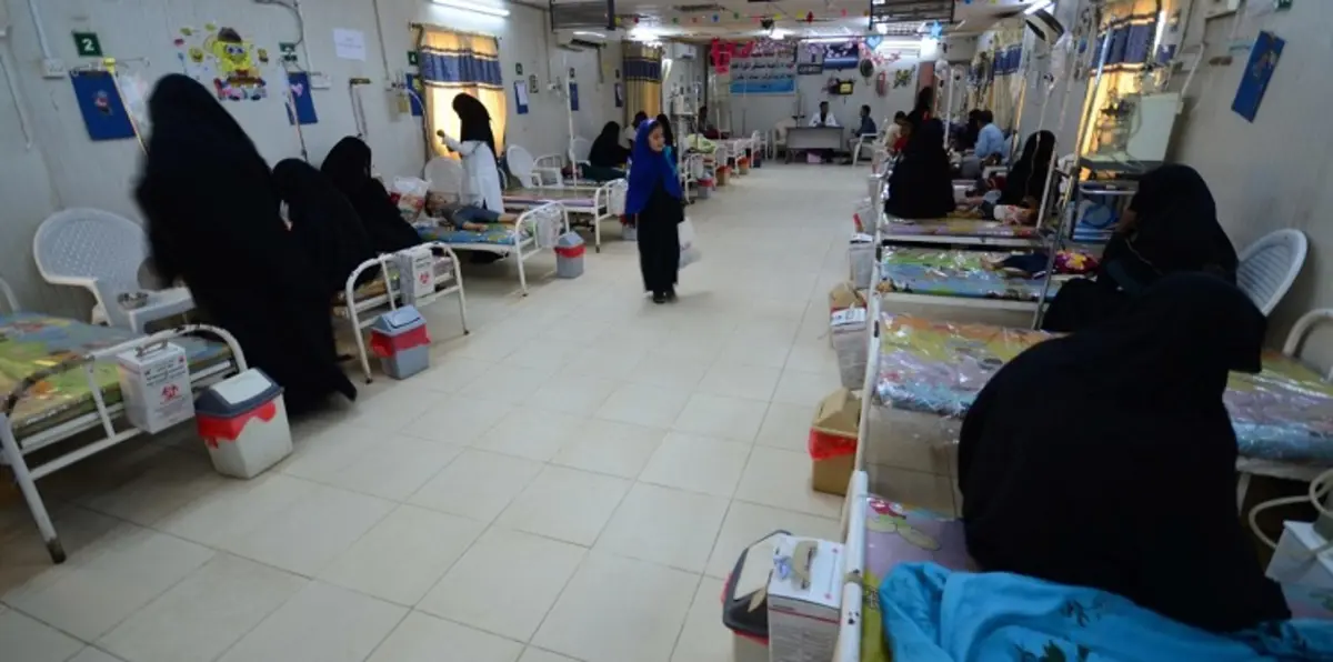 4 مرضى على سرير واحد.. ارتفاع جنوني لعدد المصابين بداء الكوليرا في اليمن