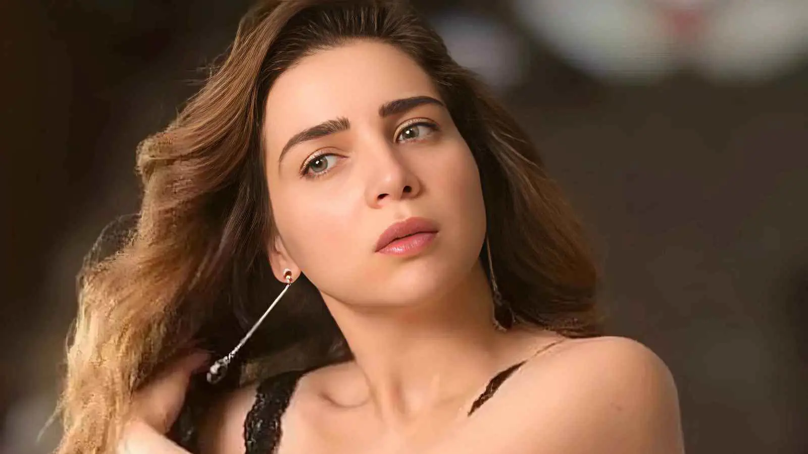 "قلبي ومفتاحه".. مسلسل رمضاني يعيد مي عز الدين للمشهد بعد أزمتها