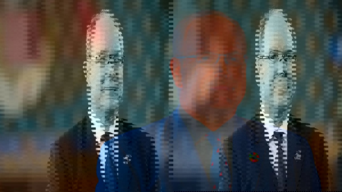 يصرف الملايين على أبنائه من عشيقاته.. أين ينفق أمير موناكو أمواله؟