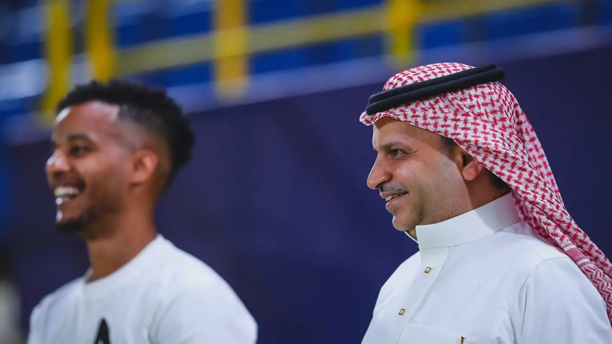 تبعات صفقة عبدالرحمن غريب.. أحمد الشمراني يرد على مسلي آل معمر رئيس النصر