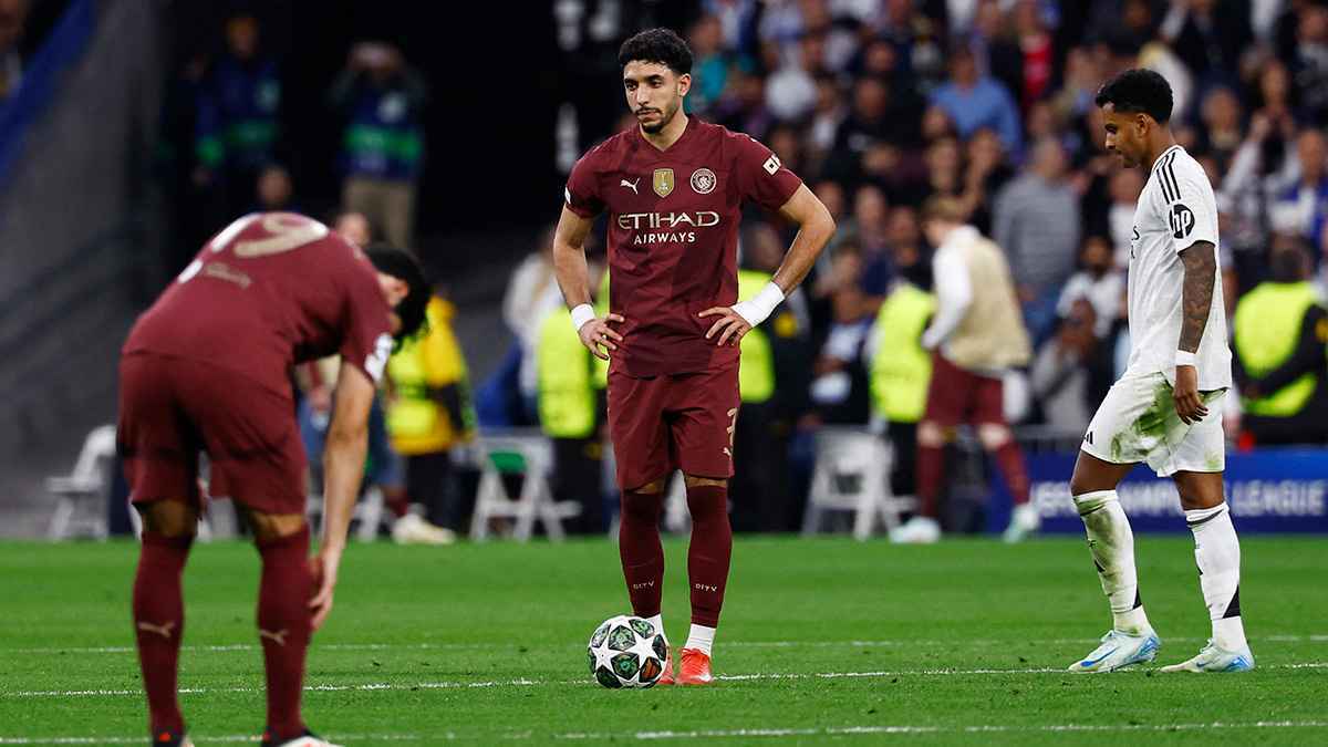 عمر مرموش يتسبب في خلاف بين فينيسيوس وكامافينغا (صور)