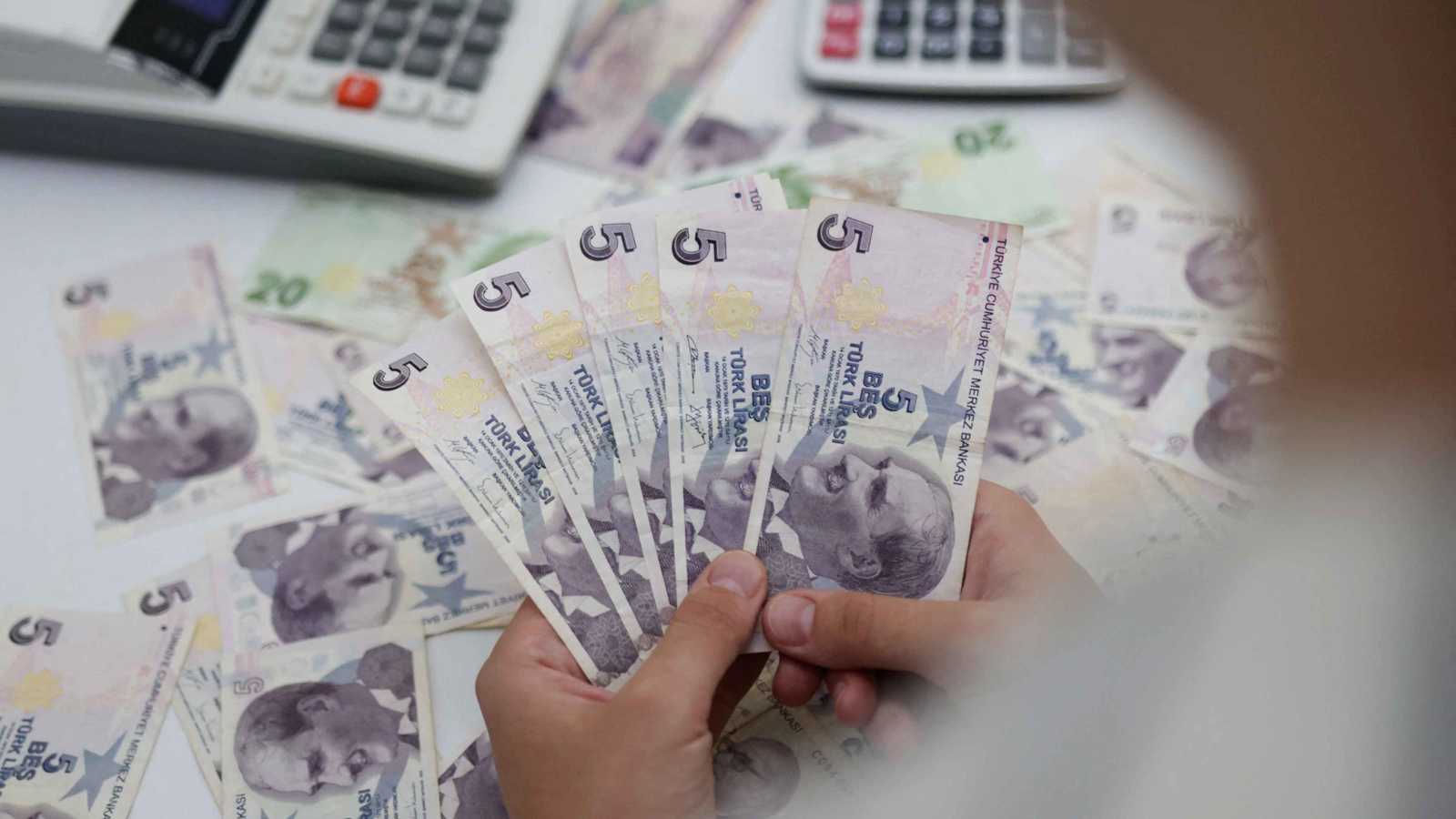 تركيا تتحرك لاحتواء غضب النقابات قبل إعلان الحد الأدنى للأجور