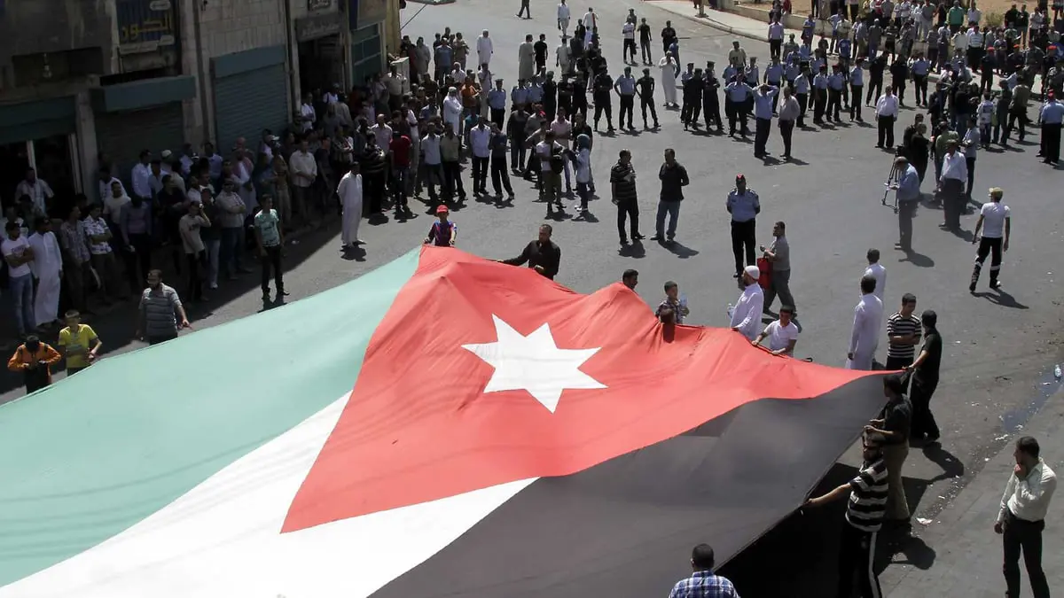 ساعة سياسية بالتوقيت المحلي