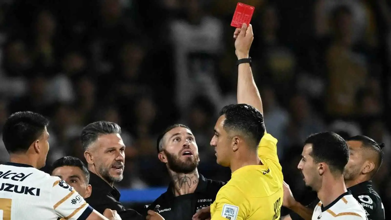 بعد طرده في المكسيك.. كم بطاقة حمراء حصل عليها راموس طوال مسيرته؟