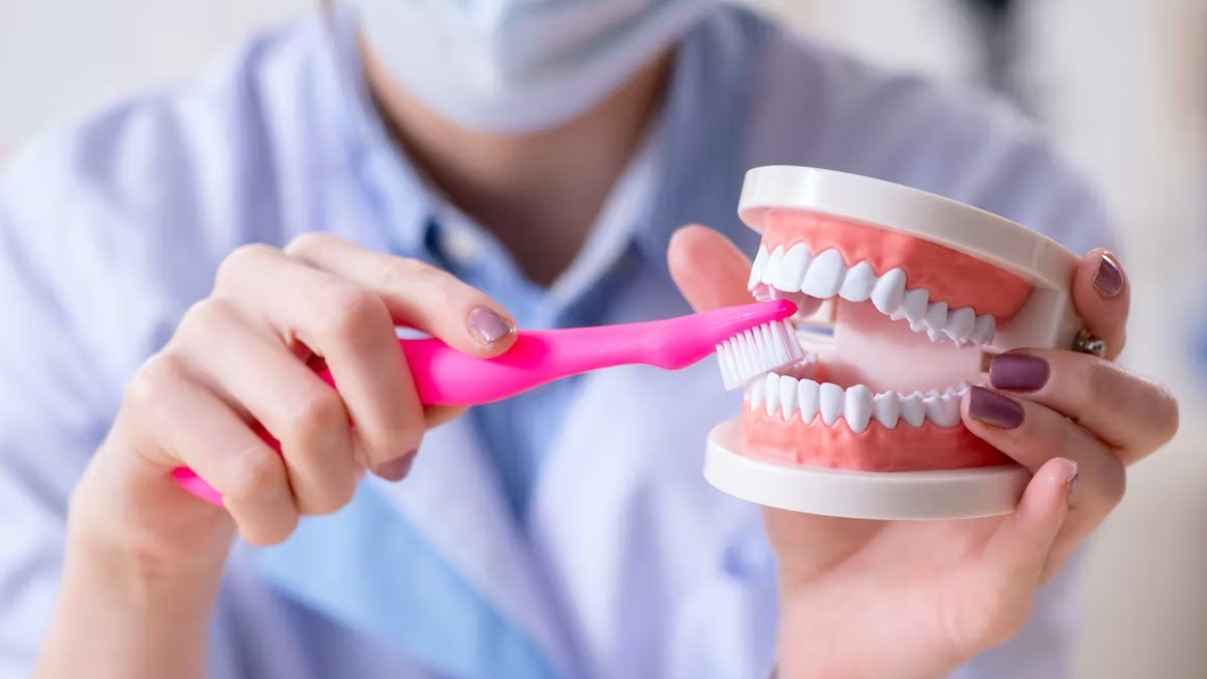 بينها الصداع النصفي.. ما العلاقة بين صحة الفم والآلام المزمنة؟