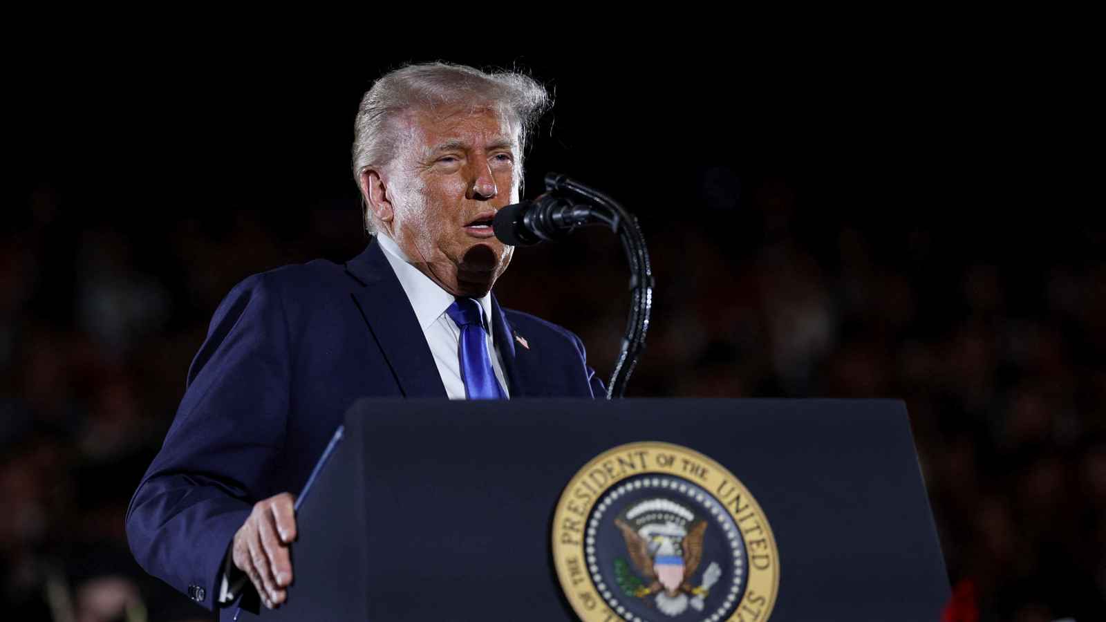 ترامب يعتزم زيادة الإنفاق على الدفاع والأمن الداخلي