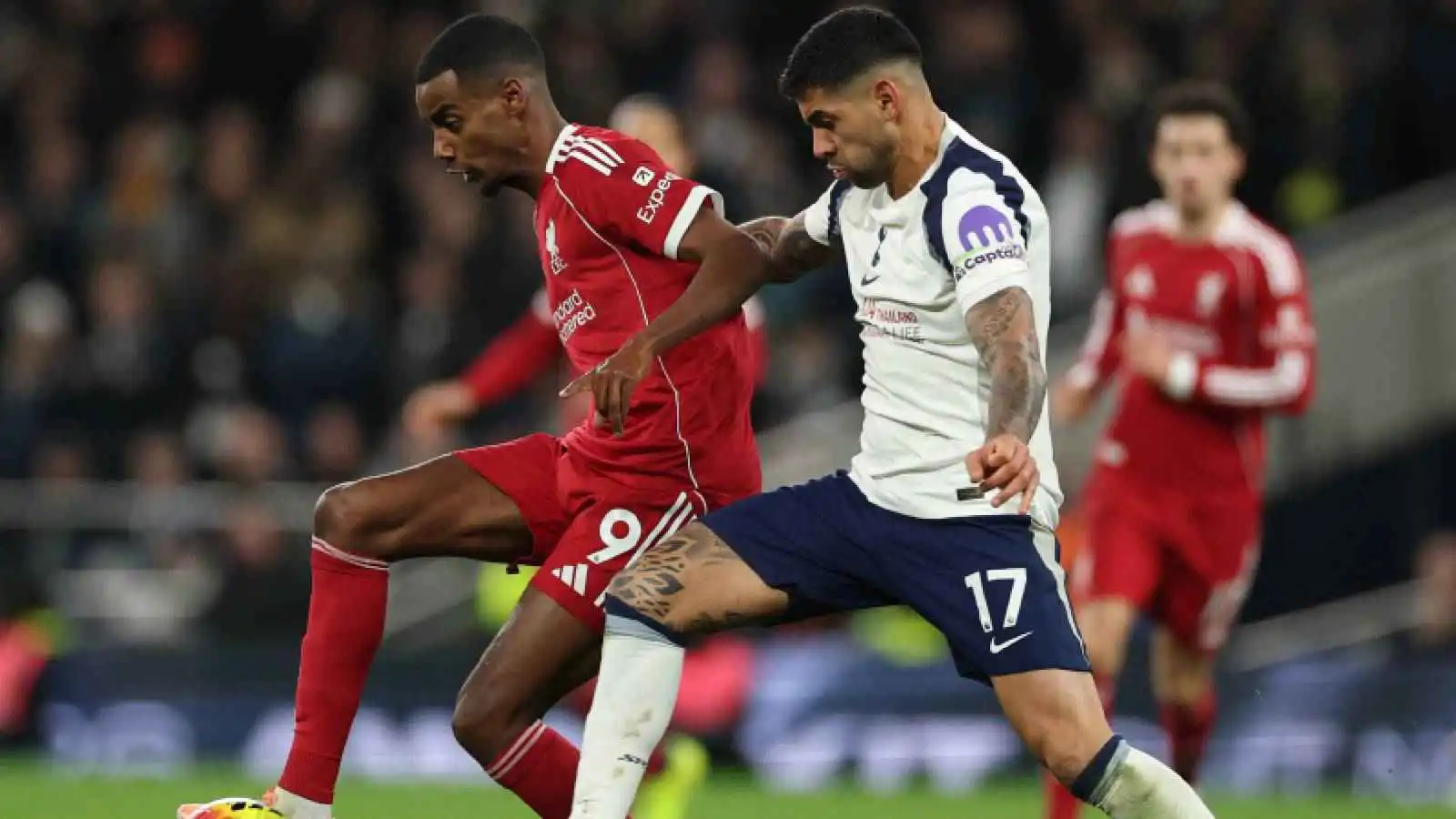 غياب طويل.. إيزاك يفجر مخاوف ليفربول