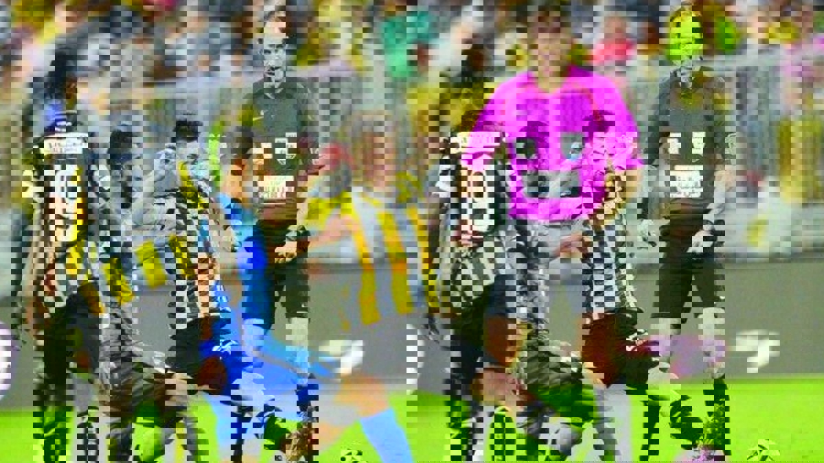 هل يحقق الاتحاد فوزه الأول في جدة هذا الموسم على حساب الهلال؟