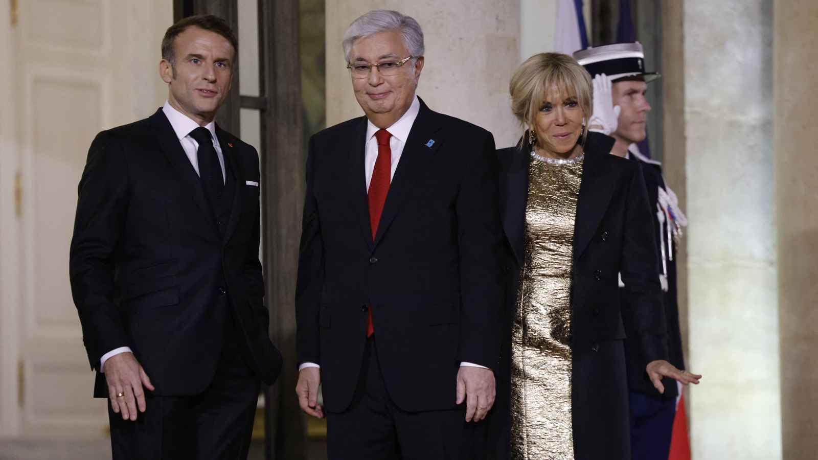 ماكرون يعرض مساعدة كازاخستان في المجال النووي المدني