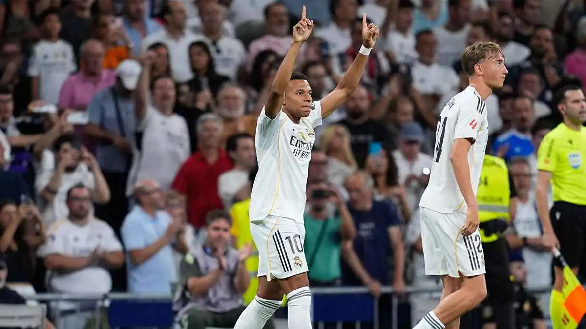 لا يوجد رونالدو جديد.. تشابي ألونسو يهدد أكبر أحلام مبابي