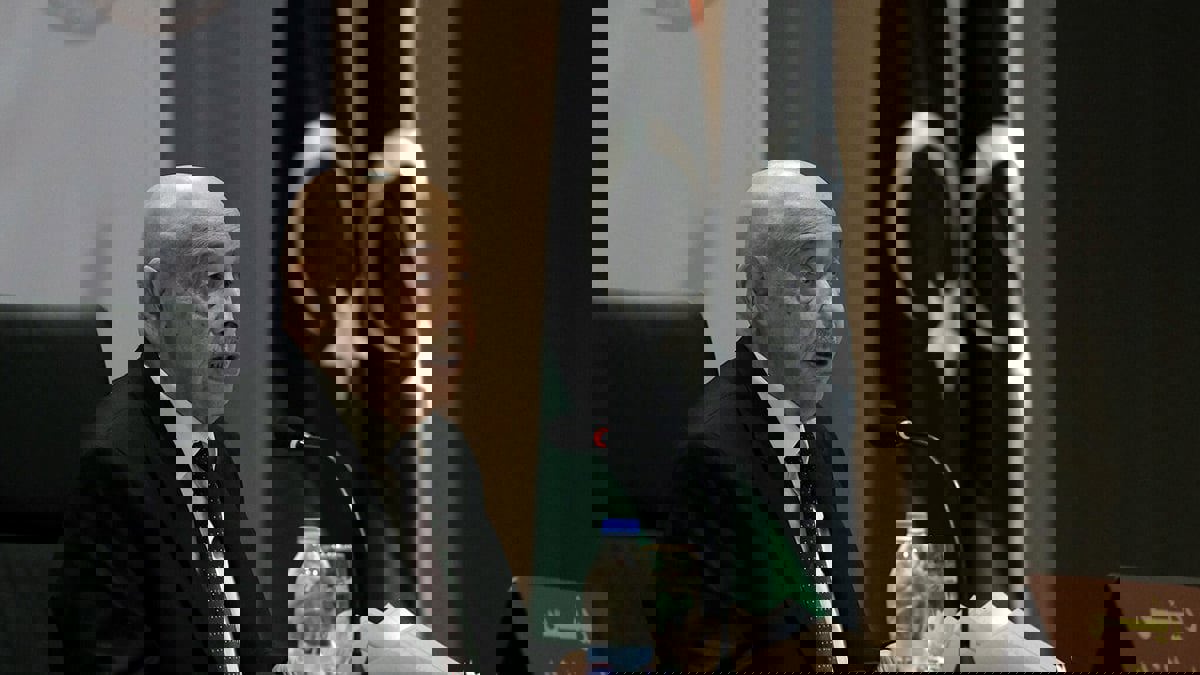 عقيلة صالح يدعو للتحقيق في "تعطيل" وصول نواب إلى طبرق