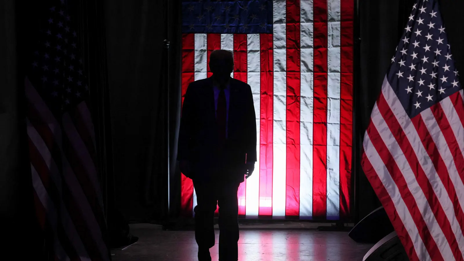 مستقبلان محتملان لترامب: الرئاسة أو السجن