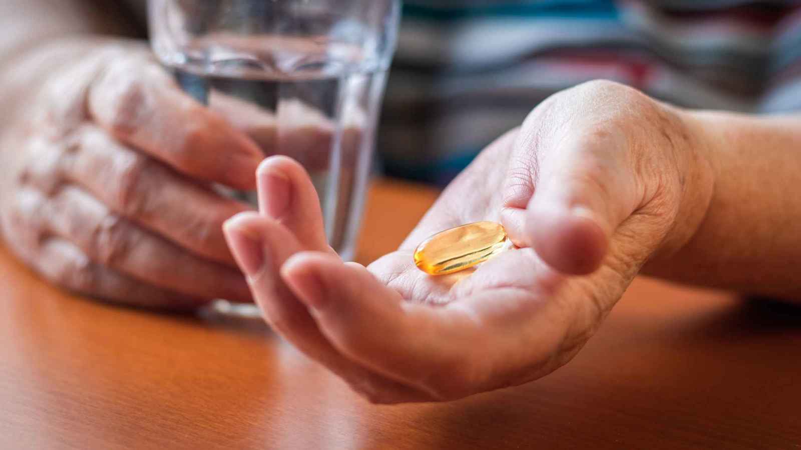 هل تحمي مكملات الأوميغا-3 كبار السن من الخرف؟