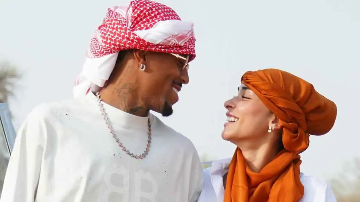 6 صور مذهلة من إجازة نجم ريال مدريد وزوجته في دبي (شاهد)