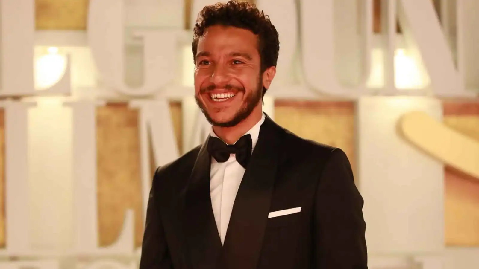 على خطى هنيدي.. نور النبوي يخوض تجربة الأداء الصوتي في "معوّز"