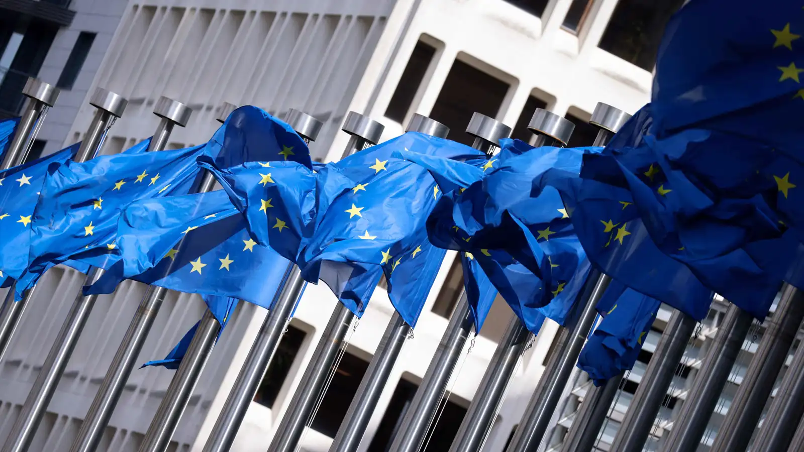 دون الحاجة لإجماع.. بروكسل تتجه لتجميد الأصول الروسية بشكل دائم